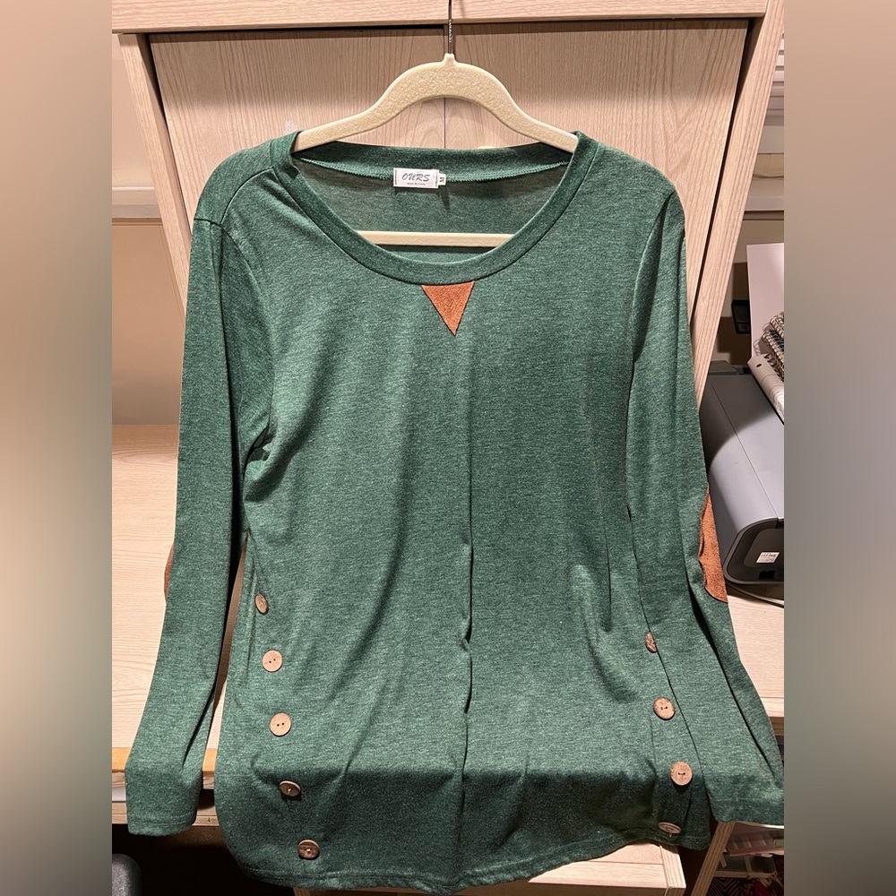 OURS Green Long Sleeve Top